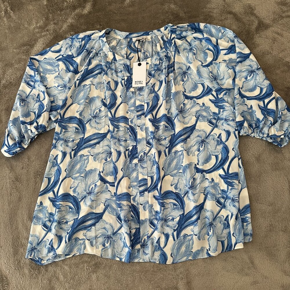 Rose & Olive Blue and White Floral Button-Front Blouse